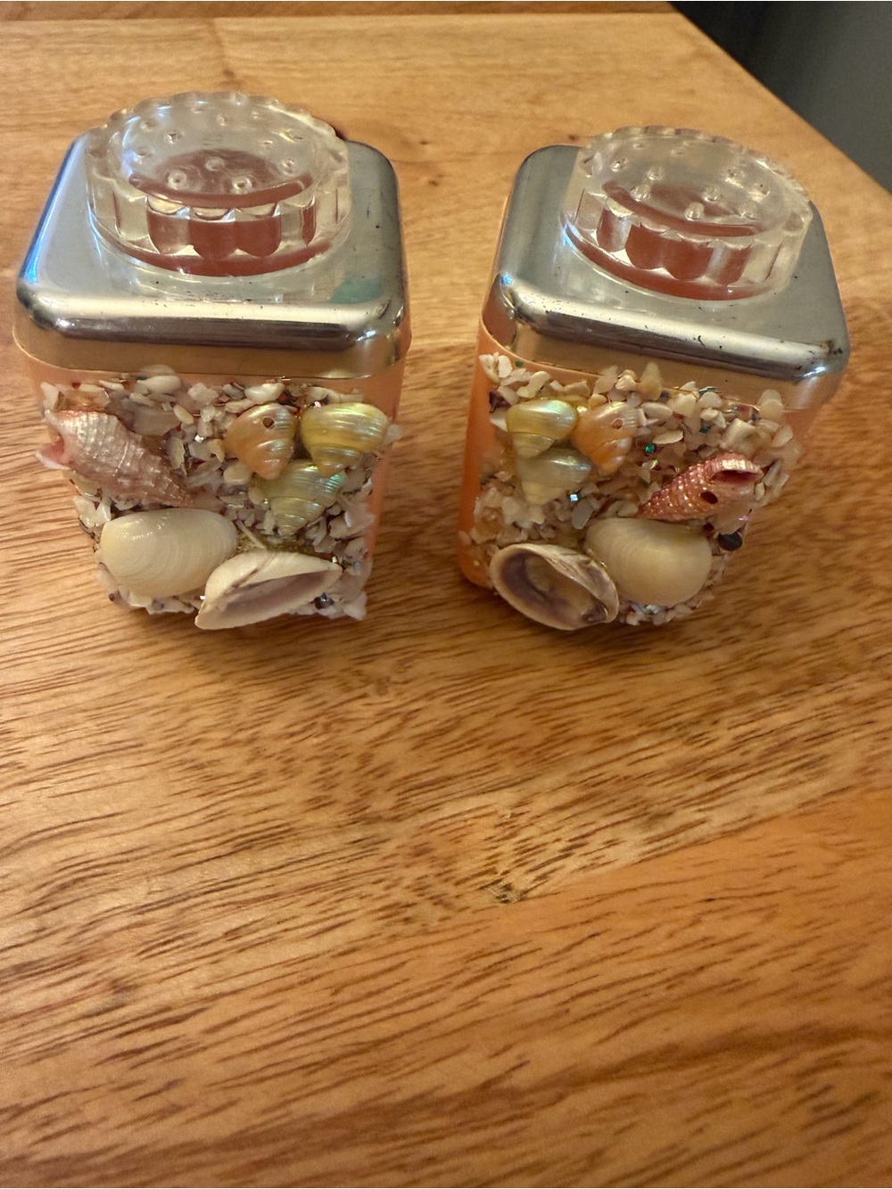 Vintage kitsch seashell plastic salt and pepper shakers. Cottagecore. 70’s.